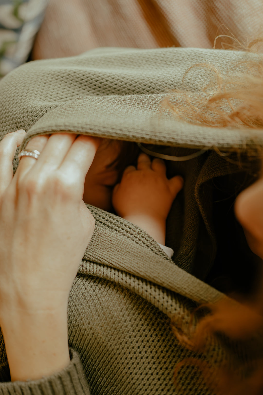 Momcho Breastfeeding Cover In Shade Flora