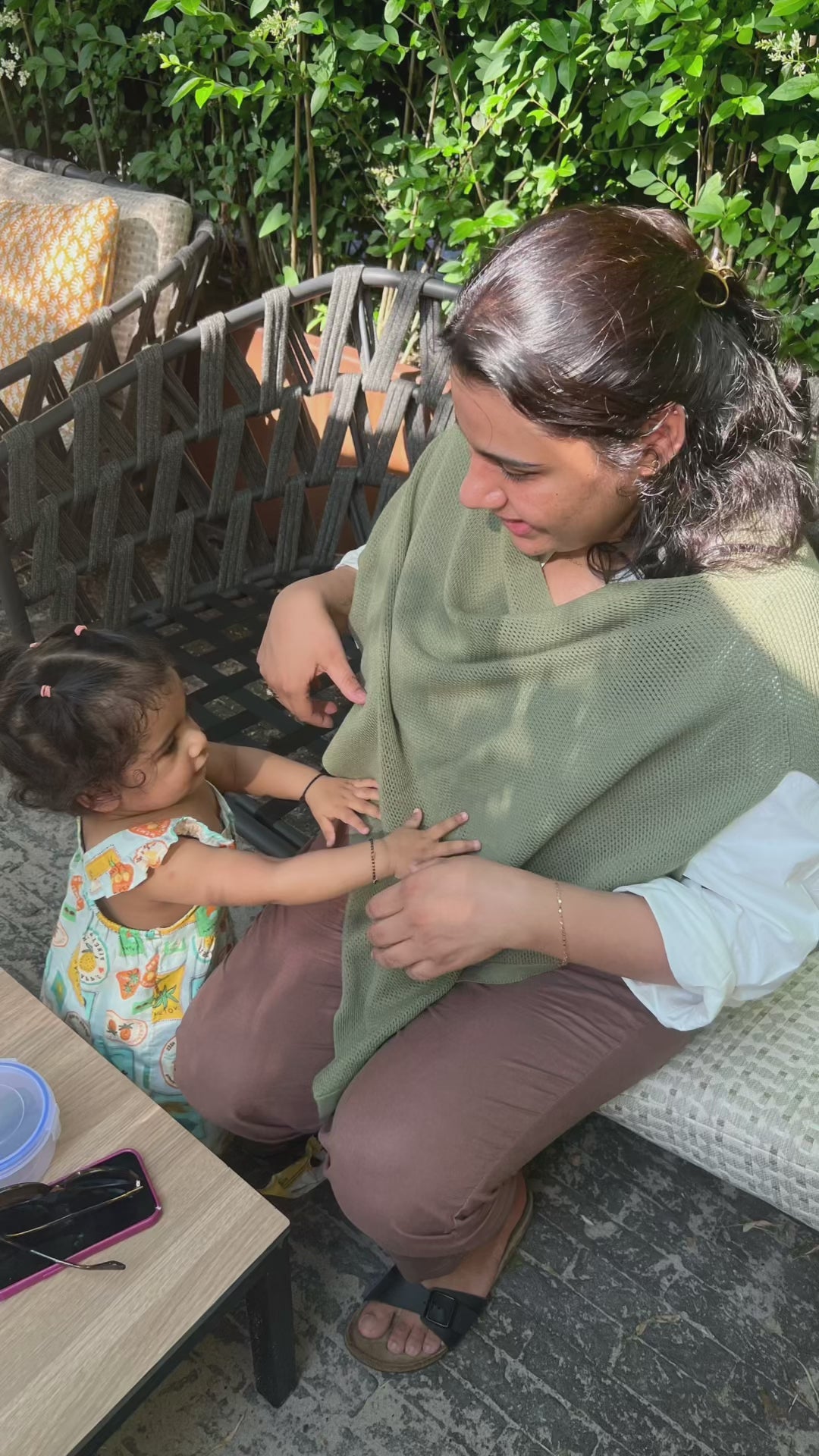 Momcho Breastfeeding Cover In Shade Flora